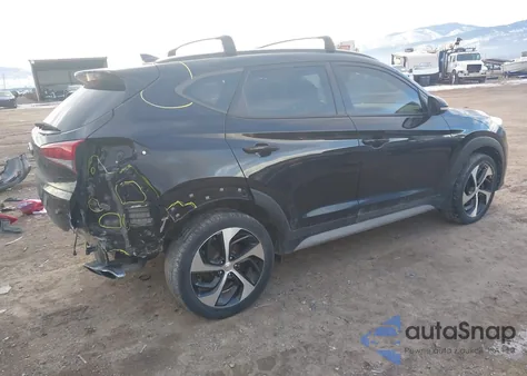 2018 Hyundai Tucson Value z USA, uszkodzony, nr VIN KM8J3CA24JU627027